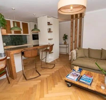L'elegance - Awesome 1 Bedroom, Terrace *